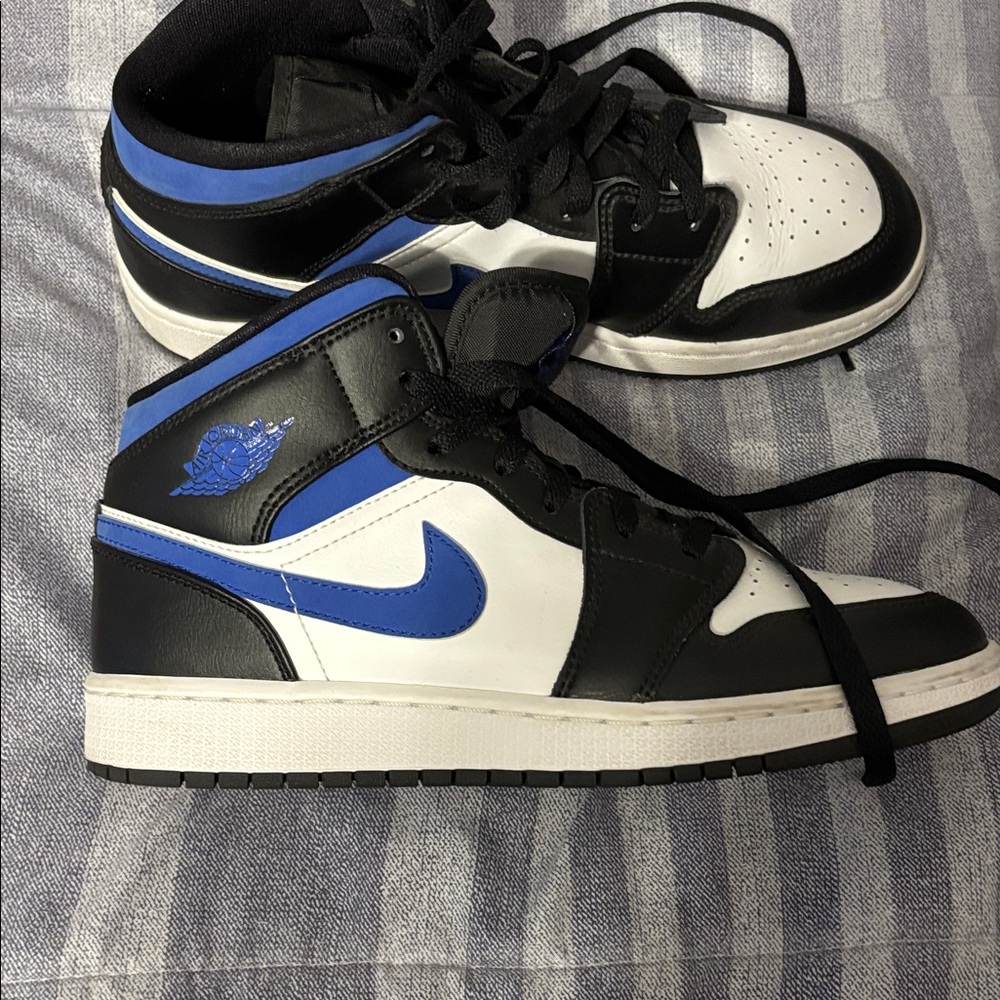 Nike Boys Black, White, and Blue Sneakers